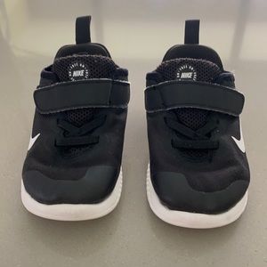 Boys Nike Sneakers Size 8
